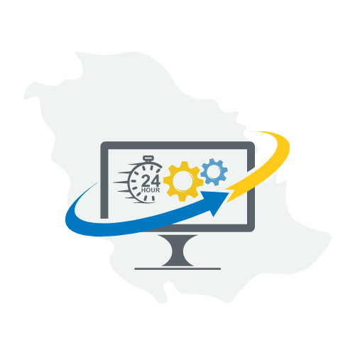 شاشة كمبيوتر تظهر رموز الإعدادات والخدمة على مدار اليوم (أربعة وعشرين ساعة) مع أسهم حول الشاشة في مدار دائري وخلف الكمبيوتر تظهر خريطة المملكة العربية السعودية